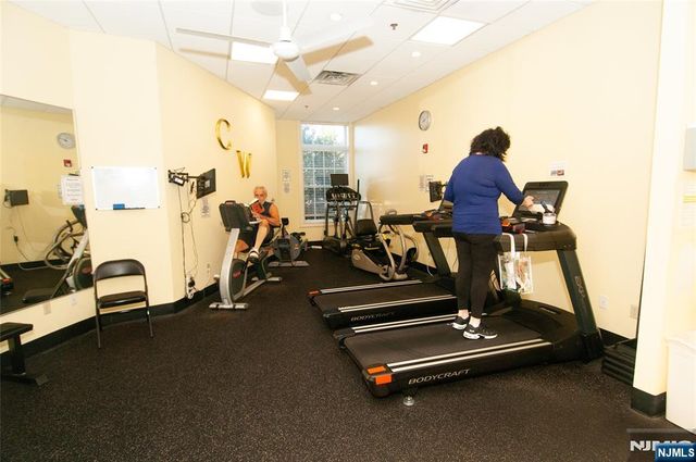 12 Farrington Plaza, Franklin, NJ 08873