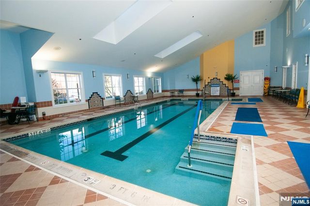 12 Farrington Plaza, Franklin, NJ 08873