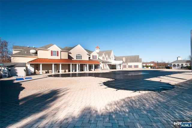 12 Farrington Plaza, Franklin, NJ 08873