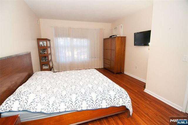 12 Farrington Plaza, Franklin, NJ 08873