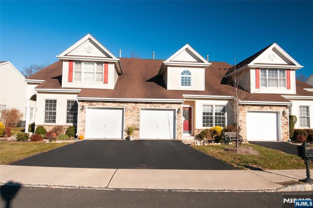 12 Farrington Plaza, Franklin, NJ 08873