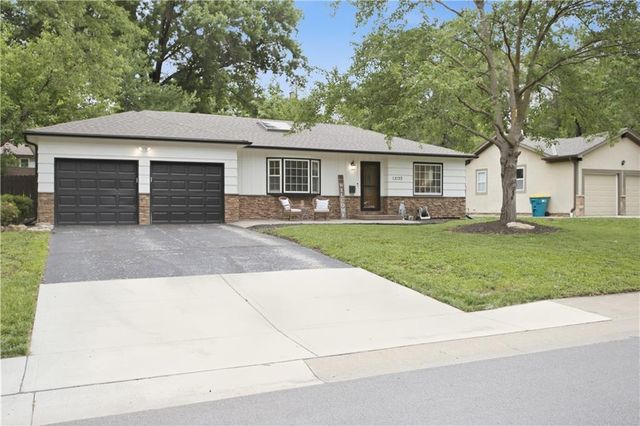 13122 Logan Lane, Lenexa, KS 66215