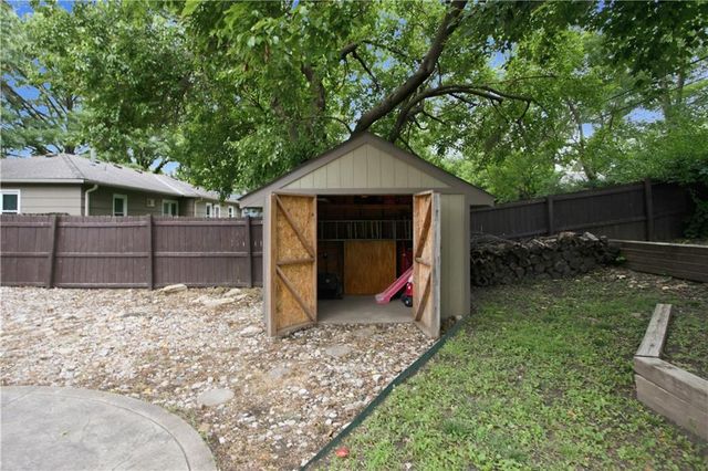 13122 Logan Lane, Lenexa, KS 66215