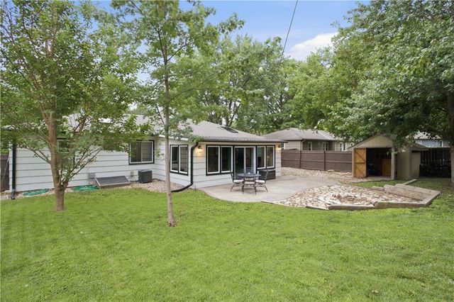 13122 Logan Lane, Lenexa, KS 66215