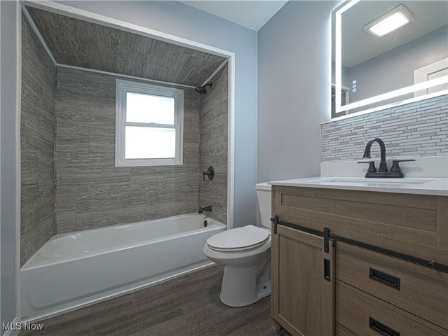 1033 Chalker Street, Akron, OH 44310