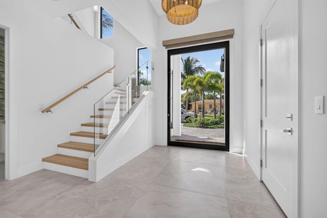 131 Edwards Lane, Palm Beach Shores, FL 33404
