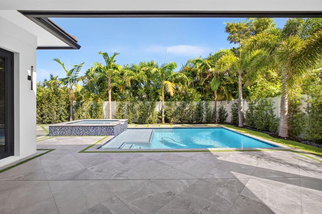 131 Edwards Lane, Palm Beach Shores, FL 33404