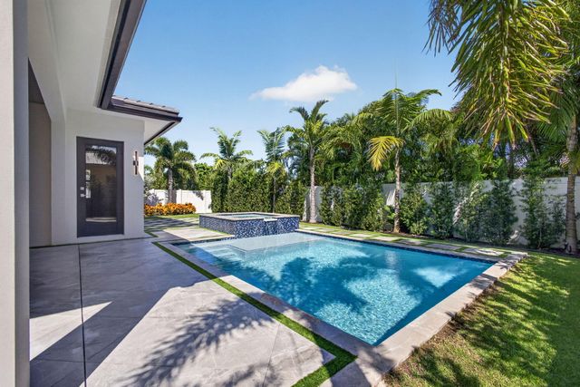 131 Edwards Lane, Palm Beach Shores, FL 33404