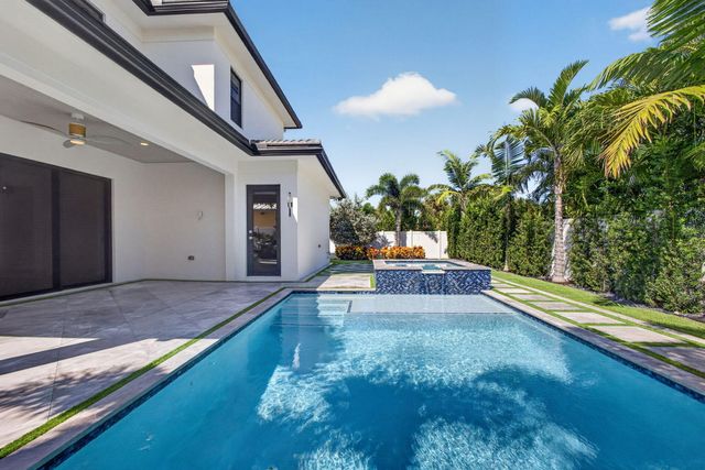 131 Edwards Lane, Palm Beach Shores, FL 33404