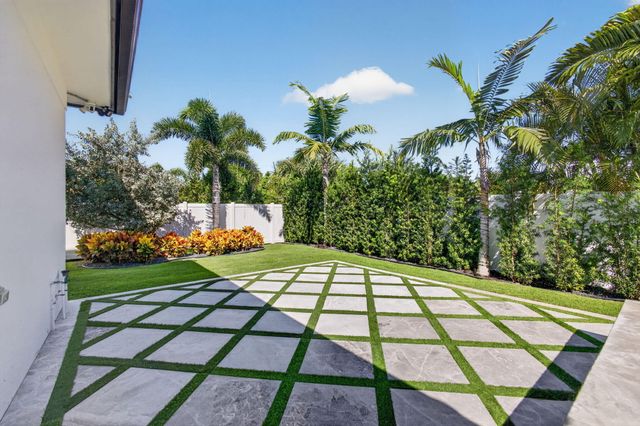 131 Edwards Lane, Palm Beach Shores, FL 33404
