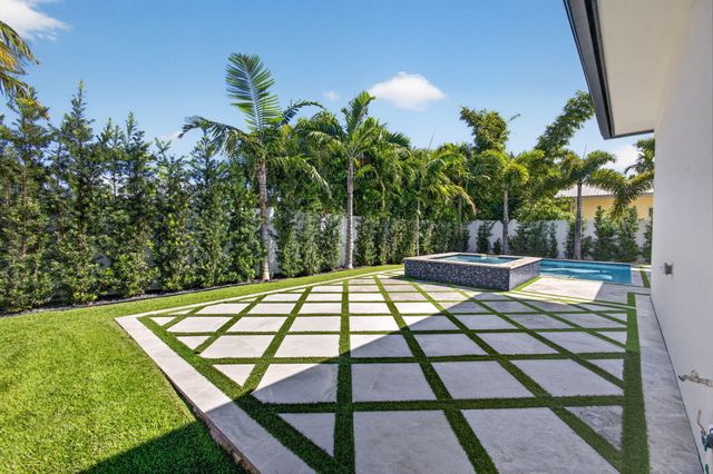 131 Edwards Lane, Palm Beach Shores, FL 33404
