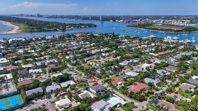 131 Edwards Lane, Palm Beach Shores, FL 33404