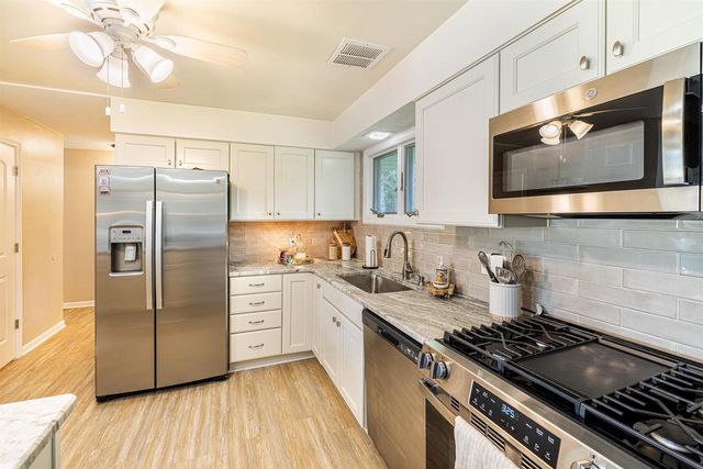 816 N Randall Avenue, Janesville, WI 53545