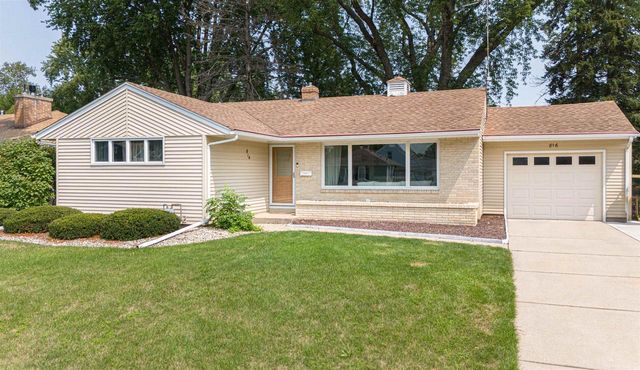 816 N Randall Avenue, Janesville, WI 53545