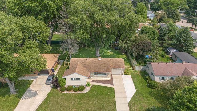 816 N Randall Avenue, Janesville, WI 53545