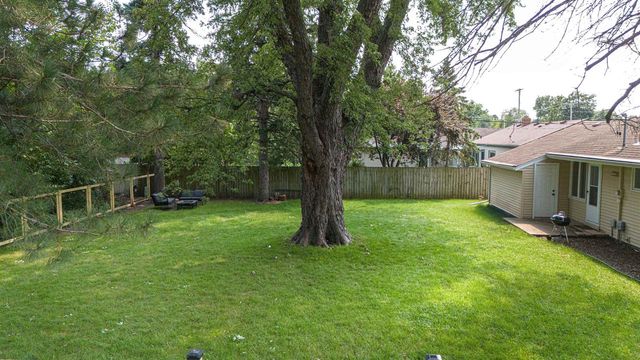 816 N Randall Avenue, Janesville, WI 53545