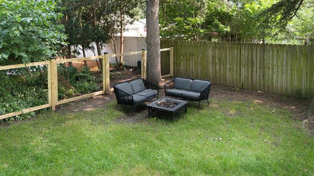 816 N Randall Avenue, Janesville, WI 53545