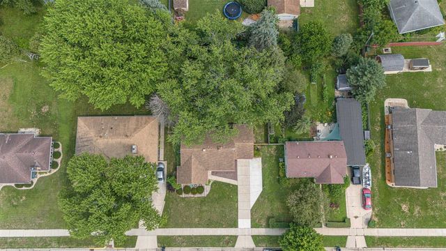 816 N Randall Avenue, Janesville, WI 53545