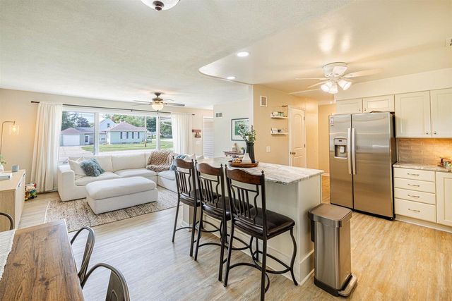 816 N Randall Avenue, Janesville, WI 53545