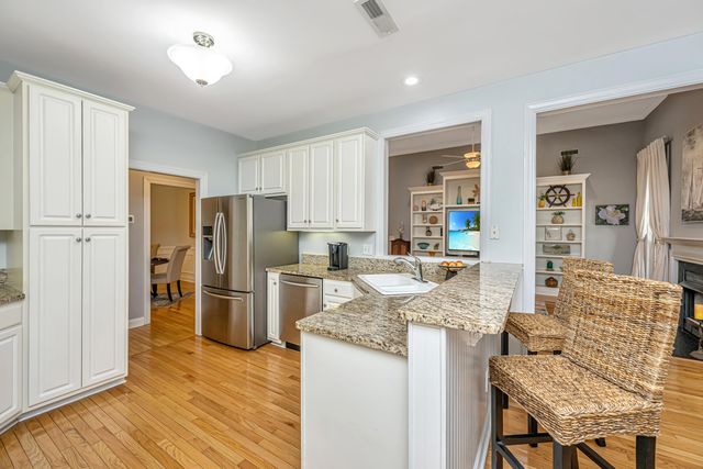 5201 Forest Oaks Drive, Hollywood, SC 29449