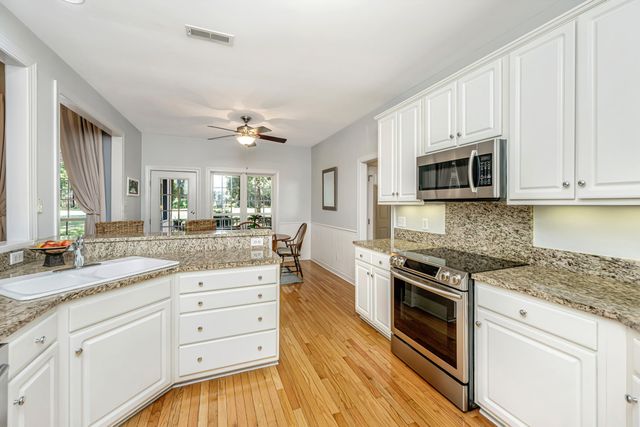5201 Forest Oaks Drive, Hollywood, SC 29449