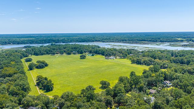 5201 Forest Oaks Drive, Hollywood, SC 29449