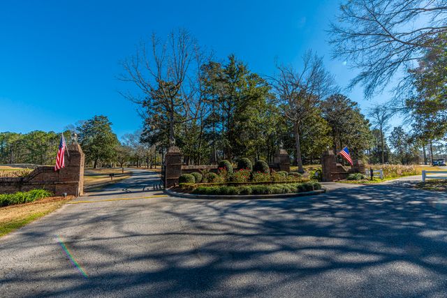 5201 Forest Oaks Drive, Hollywood, SC 29449