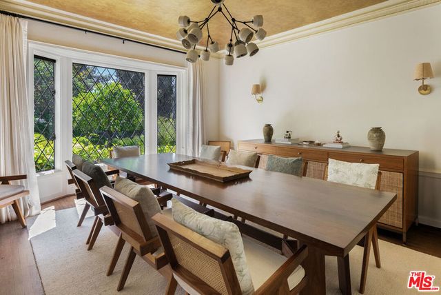 320 Hilgard Avenue, Los Angeles, CA 90024