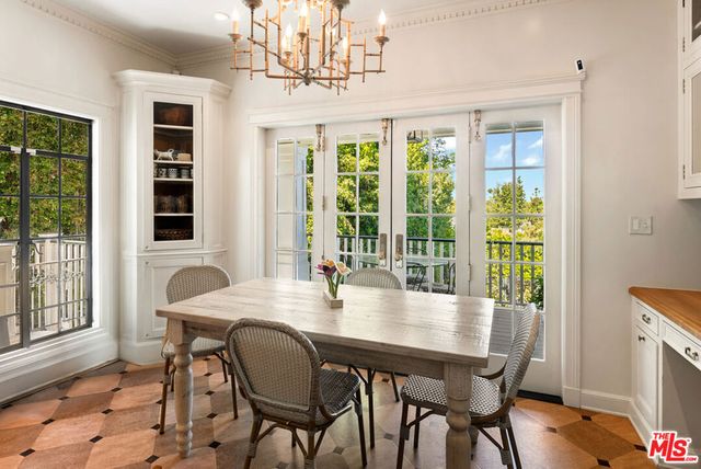 320 Hilgard Avenue, Los Angeles, CA 90024