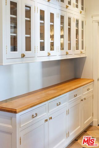 320 Hilgard Avenue, Los Angeles, CA 90024