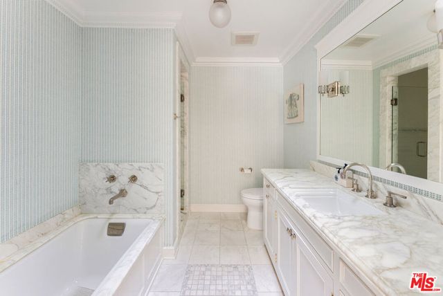 320 Hilgard Avenue, Los Angeles, CA 90024