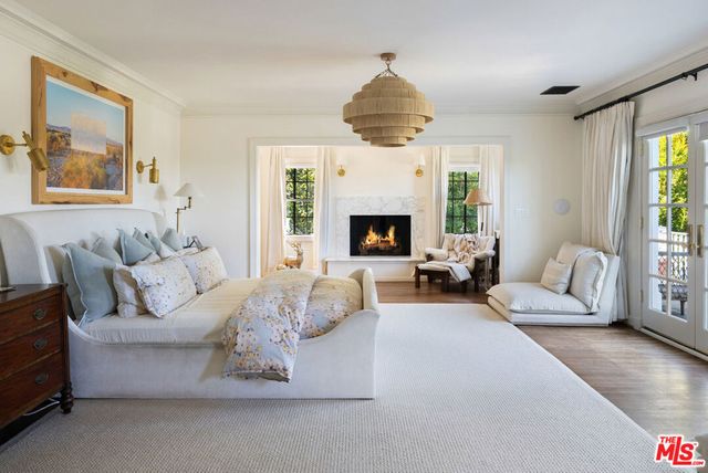 320 Hilgard Avenue, Los Angeles, CA 90024