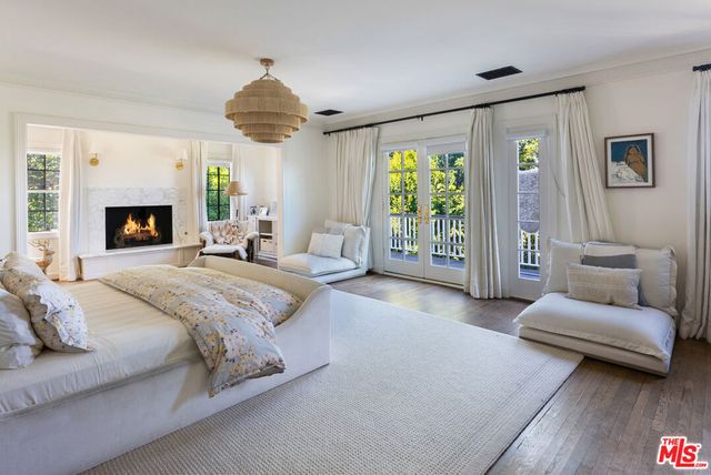 320 Hilgard Avenue, Los Angeles, CA 90024