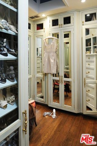 320 Hilgard Avenue, Los Angeles, CA 90024