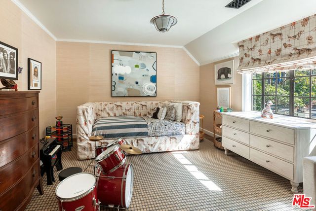 320 Hilgard Avenue, Los Angeles, CA 90024