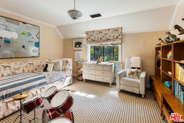 320 Hilgard Avenue, Los Angeles, CA 90024