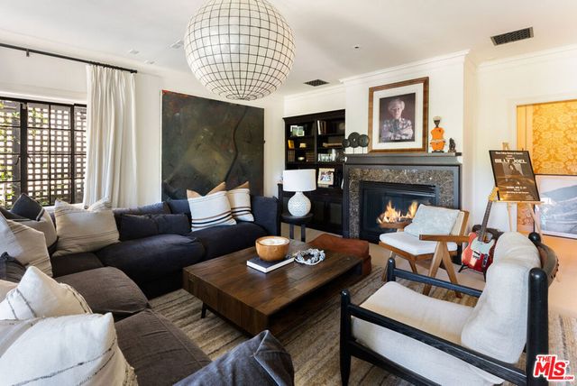 320 Hilgard Avenue, Los Angeles, CA 90024