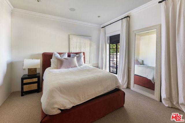 320 Hilgard Avenue, Los Angeles, CA 90024