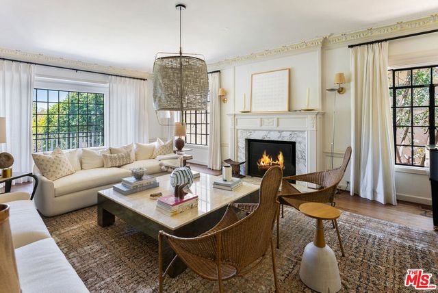 320 Hilgard Avenue, Los Angeles, CA 90024