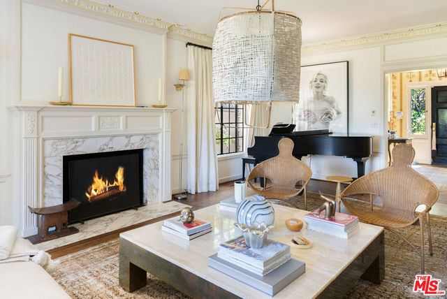 320 Hilgard Avenue, Los Angeles, CA 90024