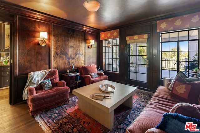 320 Hilgard Avenue, Los Angeles, CA 90024