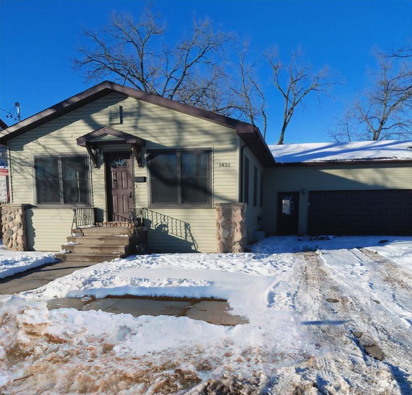 1432 Young Street, Owosso, MI 48867