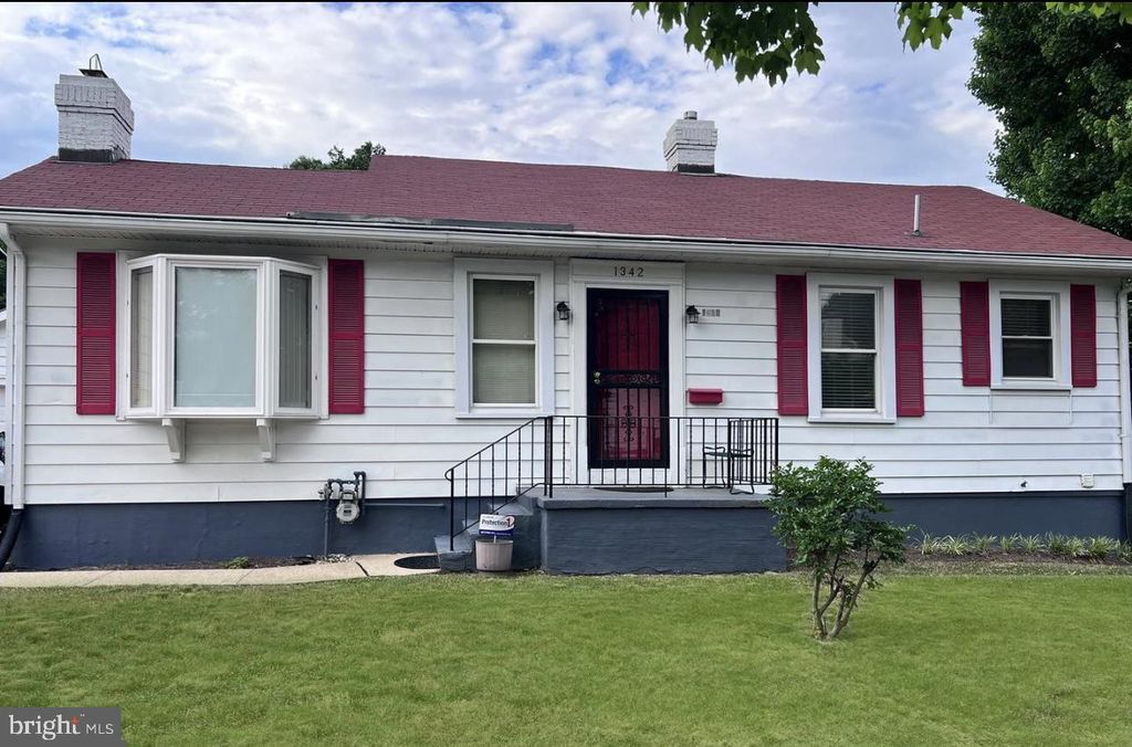 1342 HAMLIN ST NE, Washington, DC 20017