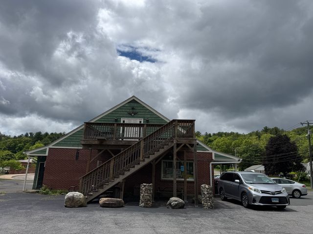 111 River Road, Barkhamsted, CT 06063