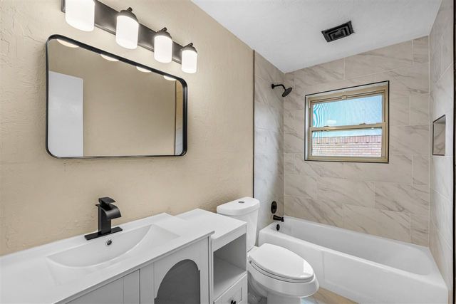 406 NW 75th St, Lawton, OK 73505