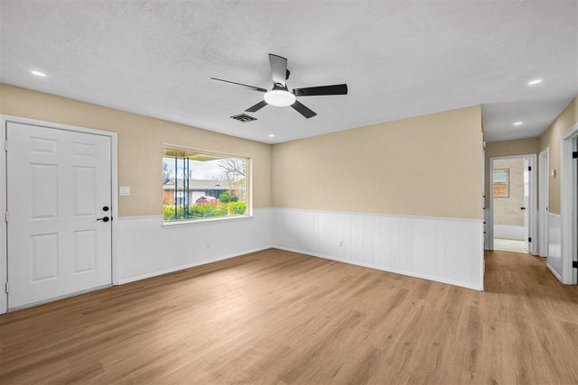 406 NW 75th St, Lawton, OK 73505