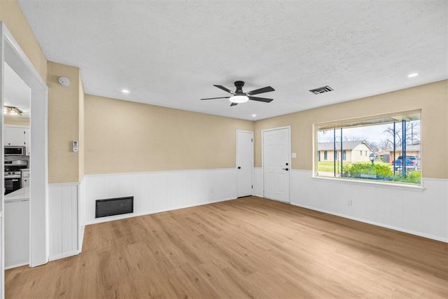 406 NW 75th St, Lawton, OK 73505