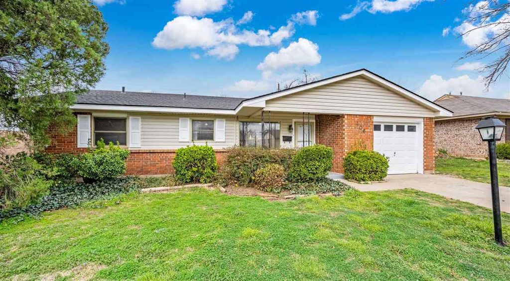 406 NW 75th St, Lawton, OK 73505