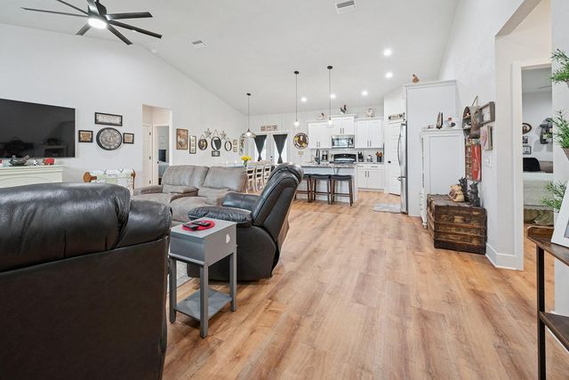 181 SW 24TH AVENUE, Trenton, FL 32693