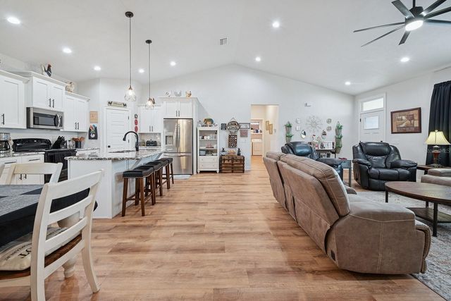 181 SW 24TH AVENUE, Trenton, FL 32693